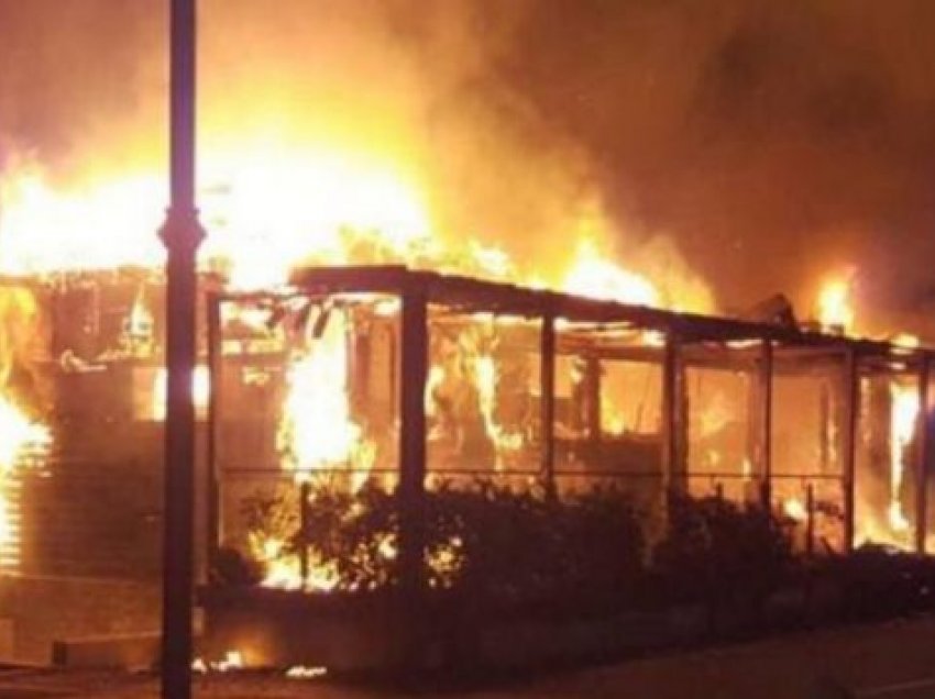  Zjarr në garazhin e një pallati në Tiranë, policia nis evakuimin e banorëve