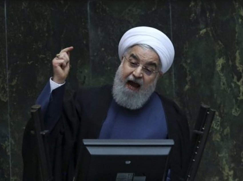 Parlamenti iranian e padit presidentin Hassan Rouhani