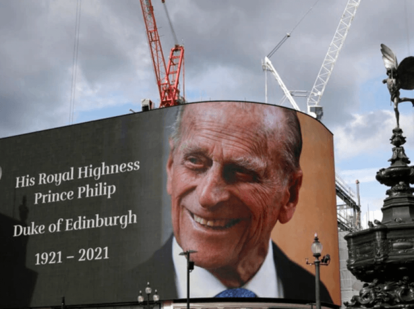 Britanikët fikin televizorët, kritikojnë mbulimin e gjerë mediatik të vdekjes së Princit Philip