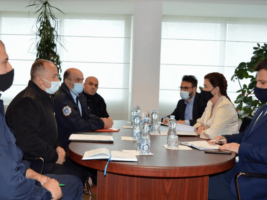 Ministrja Haxhiu takon krerët e Sindikatës së Shërbimit Korrektues të Kosovës