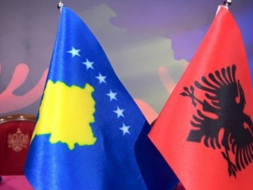 “Shqiptarët janë aktualisht të pafuqishëm për ta bërë bashkimin kombëtar”