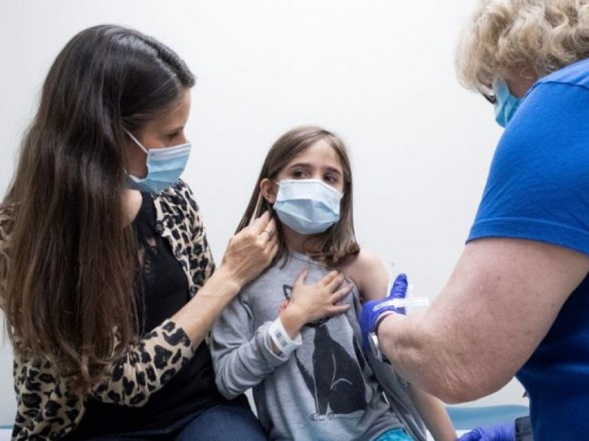 Prindërit pyesin nëse fëmijët duhet vaksinuar kundër COVID-19 – ekspertët japin shpjegimet