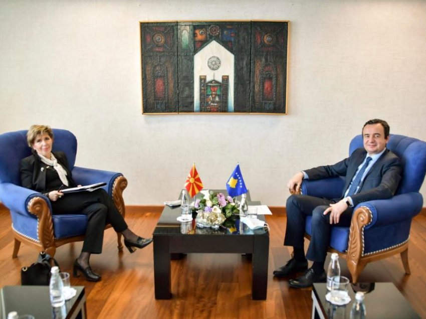 ​Kurti dhe ambasadorja e Maqedonisë flasin për organizimin e mbledhjes së dy qeverive