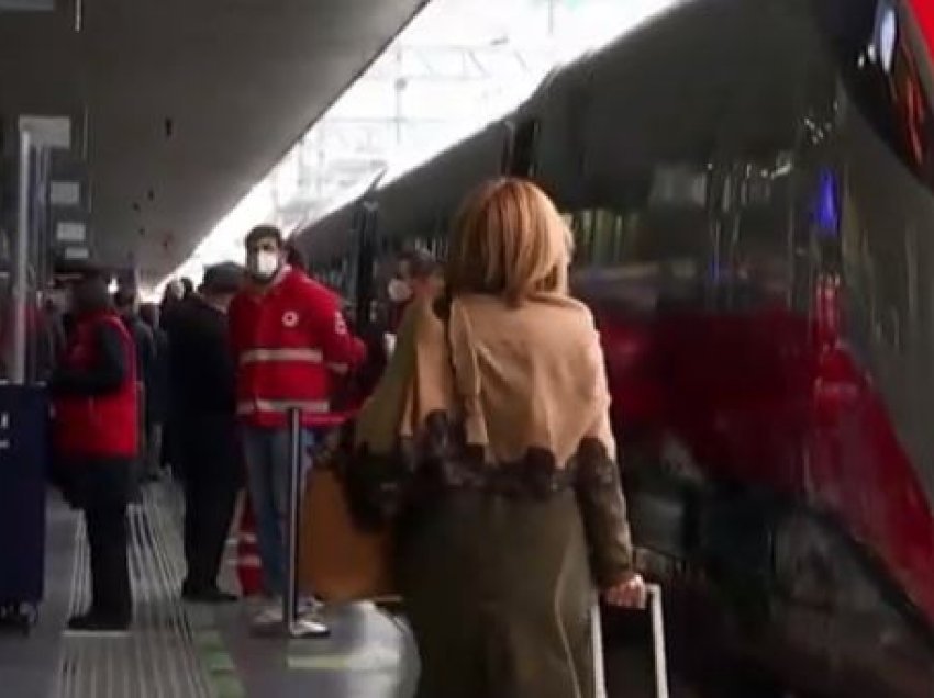 Nis udhëtimin treni ‘COVID-free’, nga Roma në Milano lejohen vetëm udhëtarët ‘negativë’