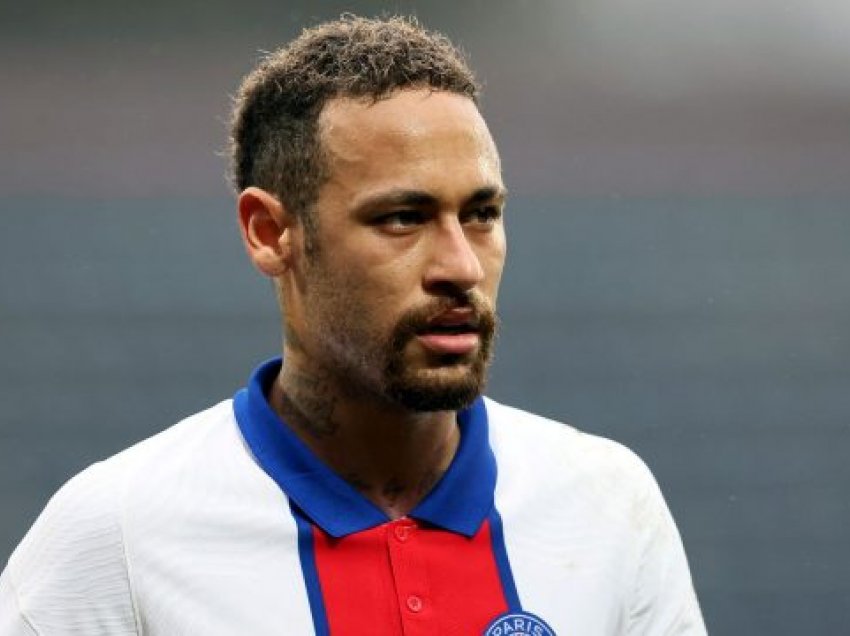 E akuzuan për mbipeshë, Neymar iu përgjigjet me ironi 