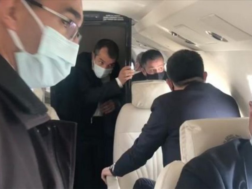 Probleme me motorin, aeroplani ku gjendej ministri turk e disa deputetë bën ulje të detyruar