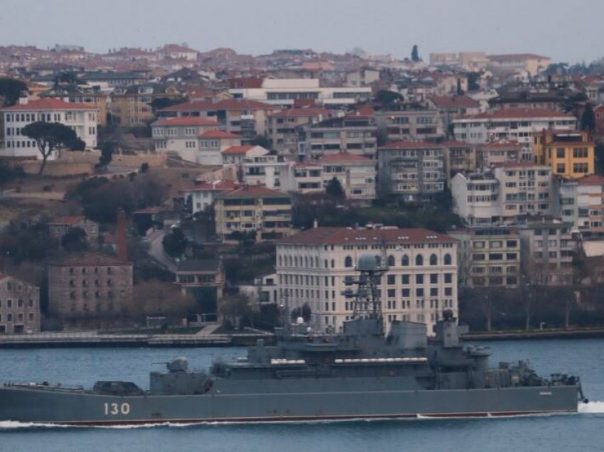 Rusia shton praninë luftarake në Detin e Zi mes thellimit të tensioneve me Ukrainën