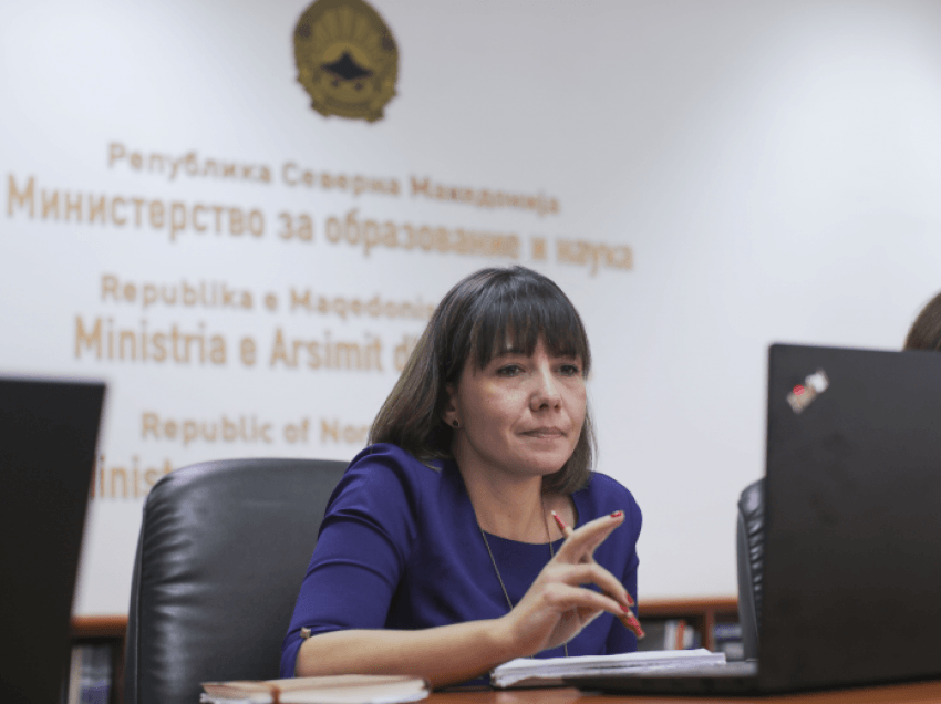Carovska: Me ligjin e ri për tekstet shkollore arrijmë në vendet me arsim cilësor