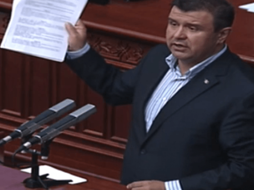 Micevski ndaj Xhaferit: Kjo është turp, vijon kallëzimi penal për shkak të rrezikimit të shëndetit të deputetëve