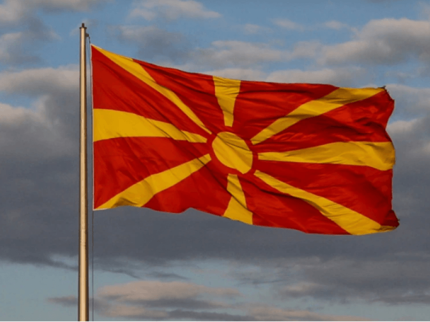 REL: Dy deputetë të infektuar me koronavirus votojnë për pakon ekonomike në Maqedoninë e V.