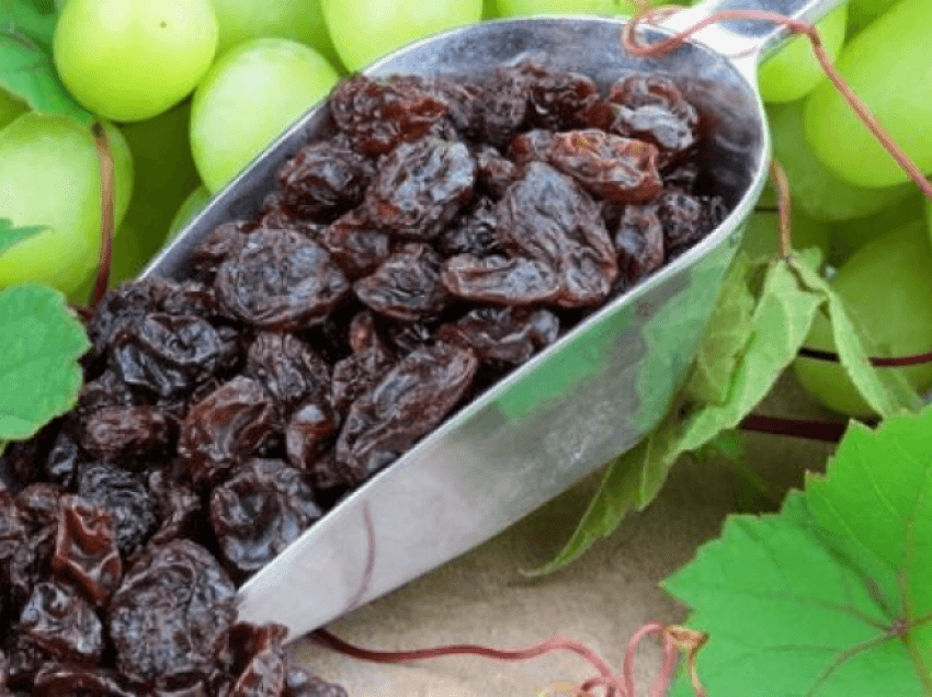 Lëngu i rrushit të thatë për pastrimin e mëlçisë