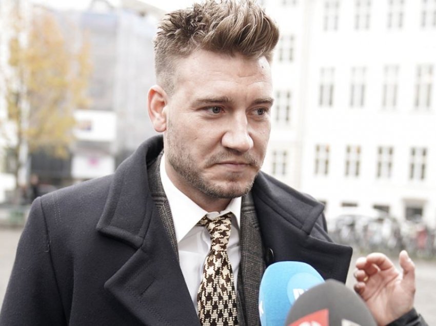 Bëma e fundit e Bendtner, rrezikon sekuestrimin e Porsche për… shtatë krime