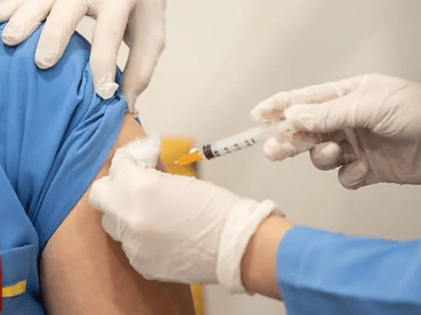 Çfarë duhet të konsumoni për të reduktuar efektet e mundshme anësore të vaksinës
