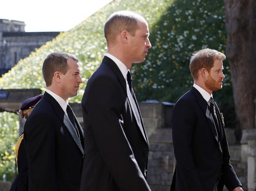 Princi William kërkoi që Peter Phillips të qëndronte në mes tij dhe Harry në varrimin e Princ Philip