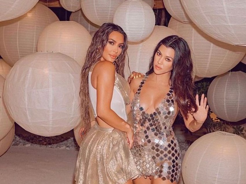 Kim Kardashian bën ‘gabimin’ që nuk pritej në ditëlindjen e motrës së saj, Kourtney