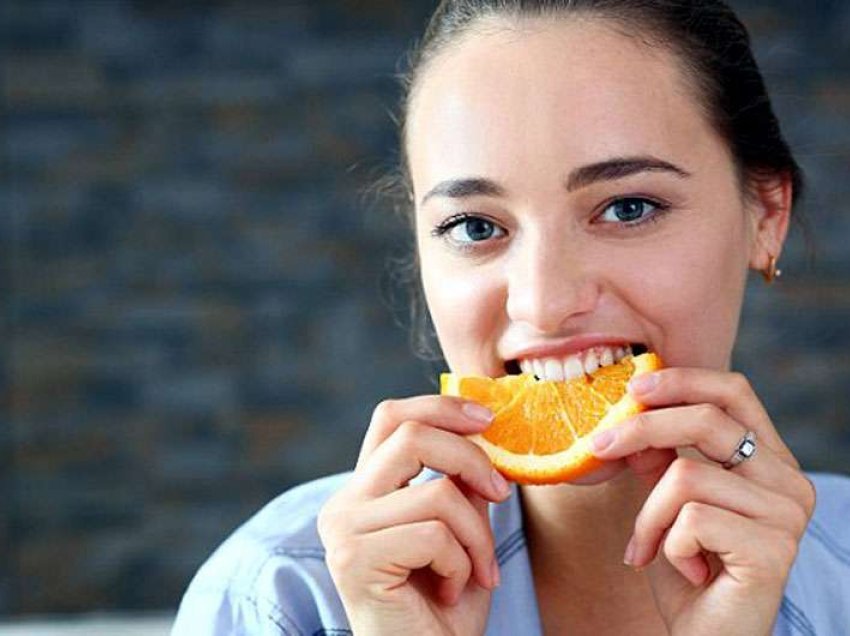 Mrekulli për shëndetin: Ja çfarë do të ndodhë nëse hani dy portokalla në ditë