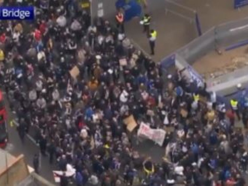 Qindra tifozë të Chelseat dalin në protesta, nuk e duan Superligën e Evropës 