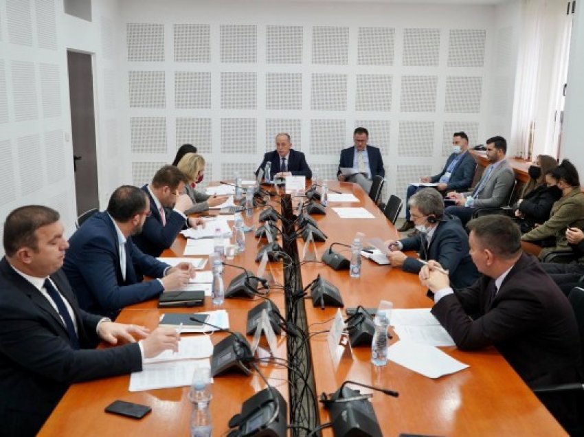​Deputetët: Qeveria ta zgjidhë problemin faturimit të energjisë në veri të Mitrovicës