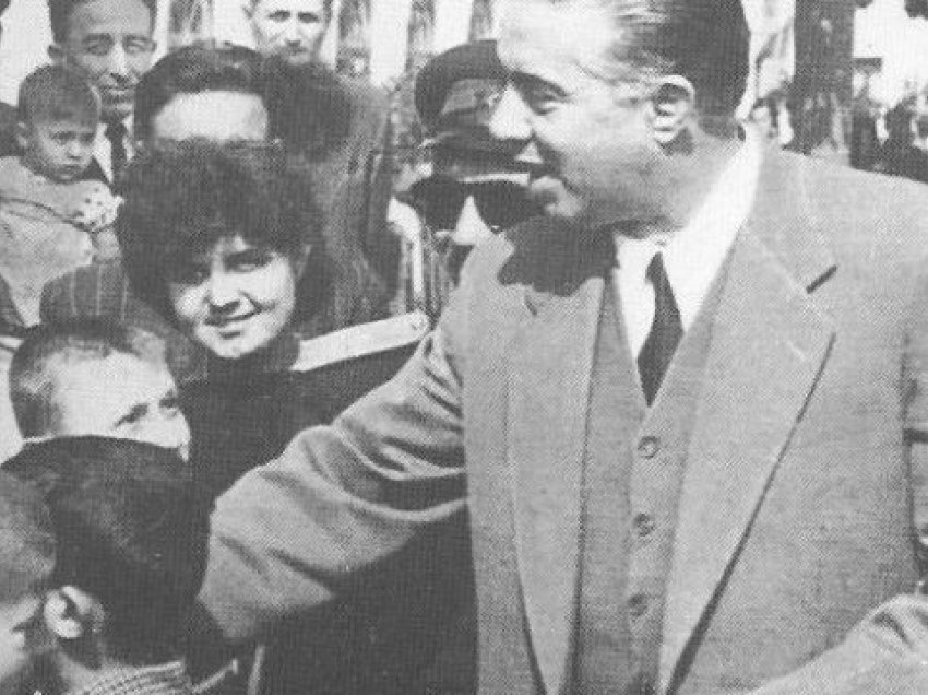 Premtimet elektorale të Enver Hoxhës: Zonën e Kukësit do ta zhvillojmë nga ana industriale, do të ndërtojmë qytetin e ri atje dhe….