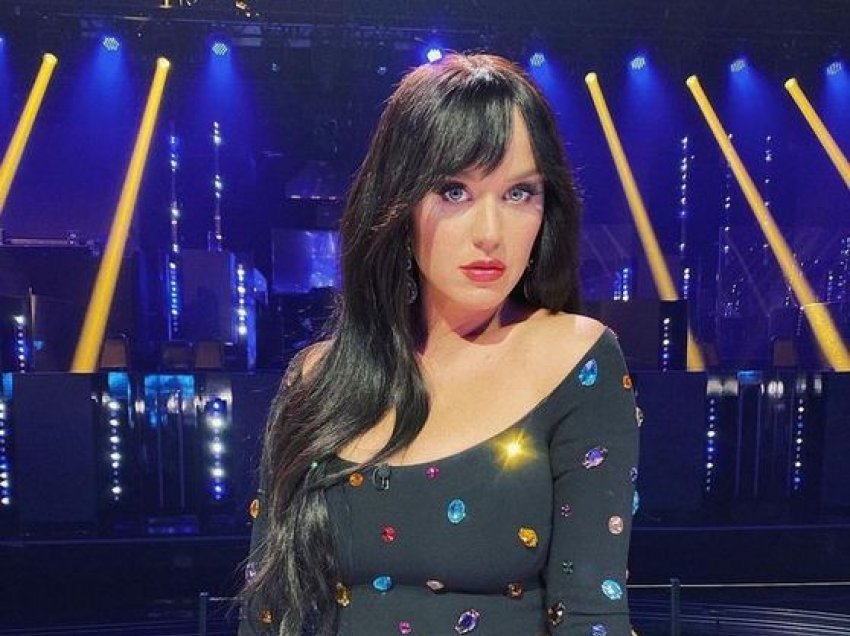 Katy Perry në ndryshim drastik/ Heq dorë nga flokët biondë për transformimin