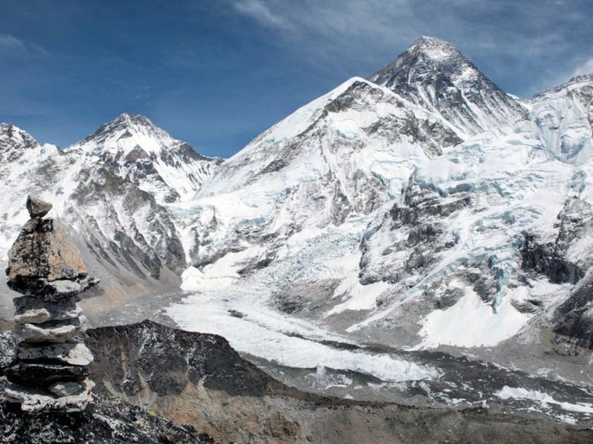 Covid-19 mbërrin në Everest