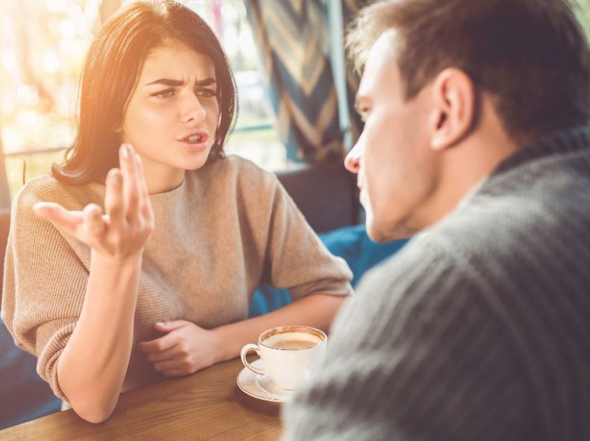 5 këshilla për të përmirësuar komunikimin në çift