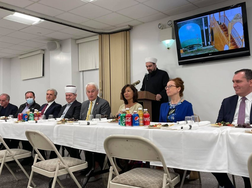 Zyrtar të Bashkisë se New Yorkut në Iftar në Xhaminë “Qendra Islame Shqiptaro-Amerikane”, në lagjen Glendale – Queens