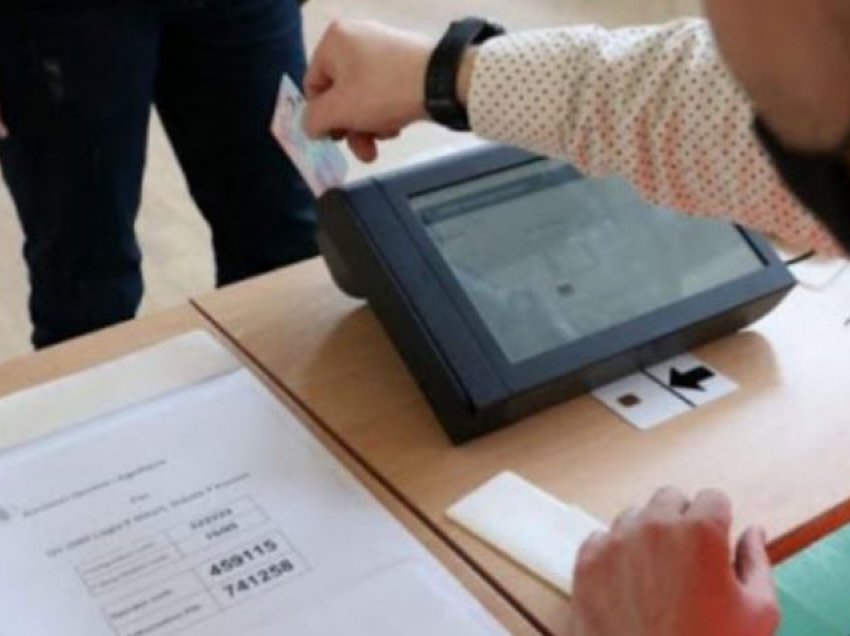 Shpallet në kërkim qytetari që fotografoi votën në Vlorë