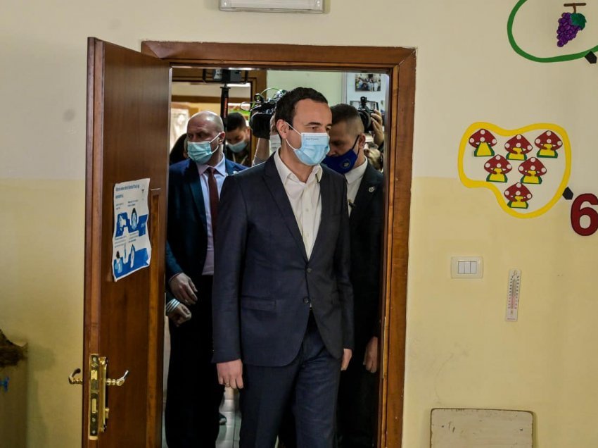 Pasi votoi në Shqipëri, kryeministri Kurti kthehet në Kosovë