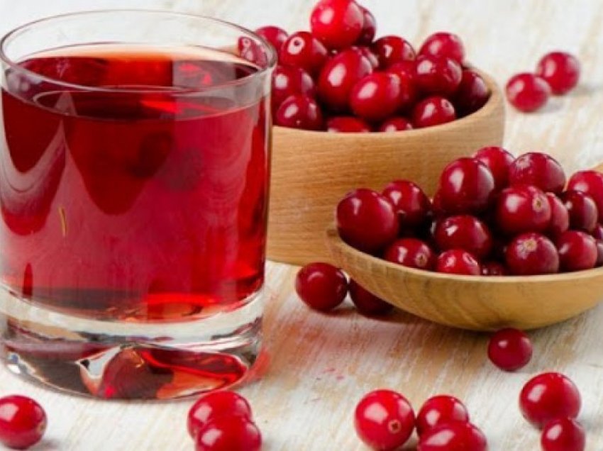 Dy gota lëng të boronicave të kuqe në ditë ju mbrojnë nga pika në tru, diabeti dhe sëmundjet e zemrës