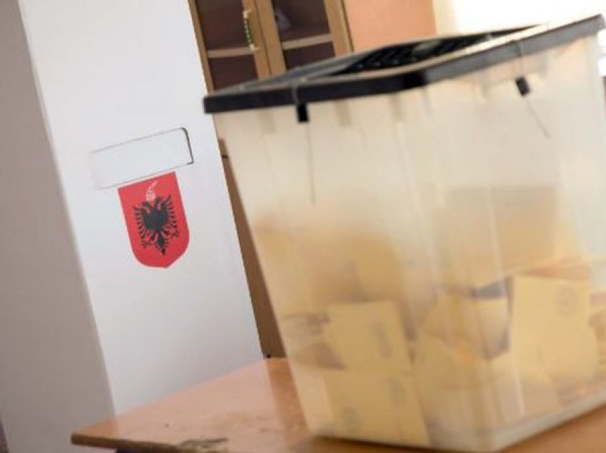 Vulat nuk janë vendosur mirë, kërkohet shpallja e pavlefshme e një kutie votimi në Rrogozhinë