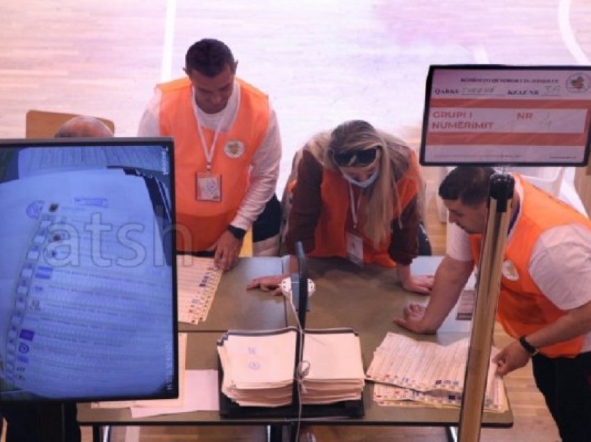 ​Vlorë: Numërohen 3405 qendra votimi, kryeson PS me 57.89%