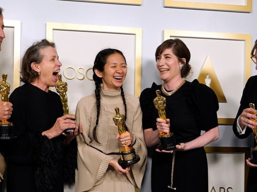 “Nomadland” merr çmimin “Oscar” për filmin më të mirë