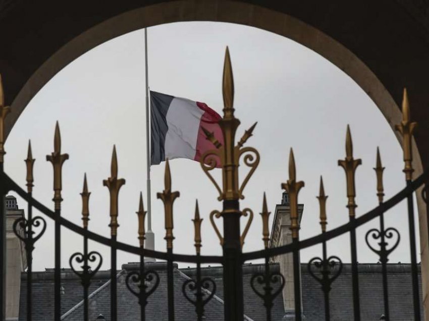 Franca ashpërson mbikëqyrjen e uebfaqeve ekstremiste