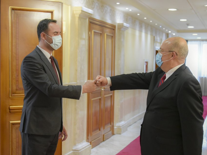 Kryekuvendari Konjufca priti në takim ambasadorin e Bullgarisë, Hristo Gudjev