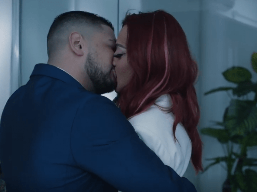 Konfirmohet lidhja e Melisës me Andin, publikohet video ku shihen duke u puthur