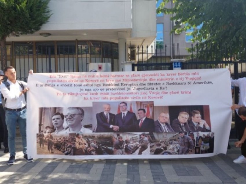​Aksion para Ambasadës së Shqipërisë, kundërshtohet “Ballkani i Hapur”
