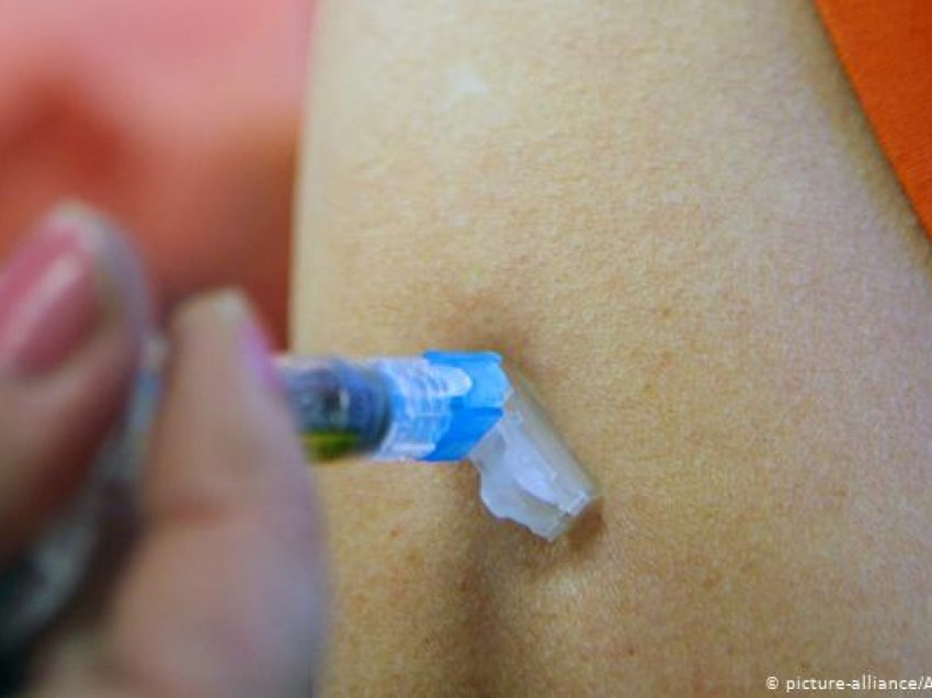 Politikanët kërkojnë vaksinimin e fëmijëve