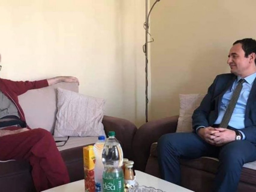 Kryeministri Kurti viziton historianin Hakif Bajrami