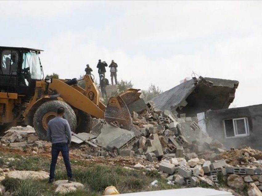 Izraeli rrënon dyqanet e palestinezëve në Kudsin Lindor dhe në Bregun Perëndimor