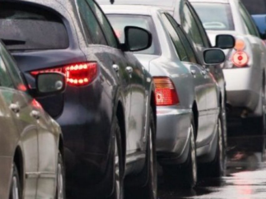 ​150 automjete me regjistrim të skaduar u larguan nga komunikacioni rrugor në Mitrovicë