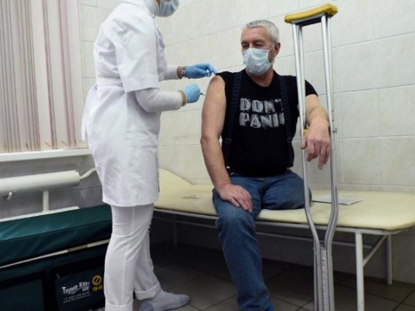 Rusia nis vaksinimin e të pastrehëve kundër Covid