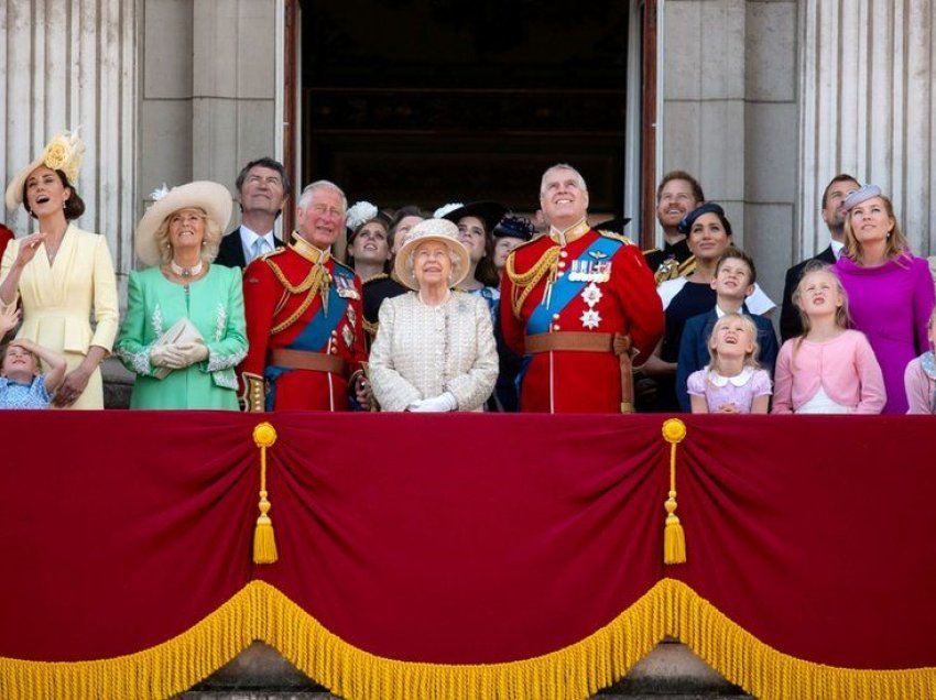 Këto janë 5 sekretet e familjes mbretërore britanike
