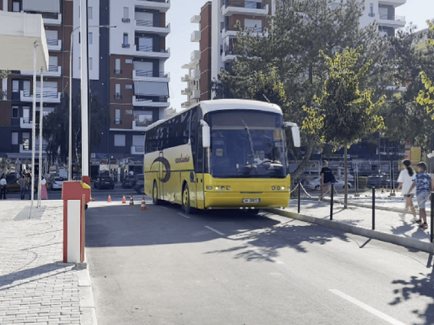 Tarifa të reja për autobusët, shoferët në Korçë i kundërshtojnë