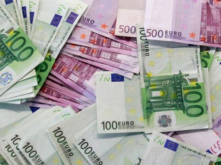 Qytetari ia lëshon 500 euro falso shitëses, Policia në kërkim të tij
