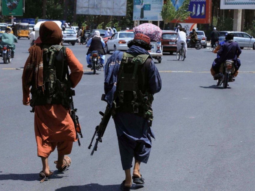 Talibanët pasi hynë në Kabul: Nuk duam viktima