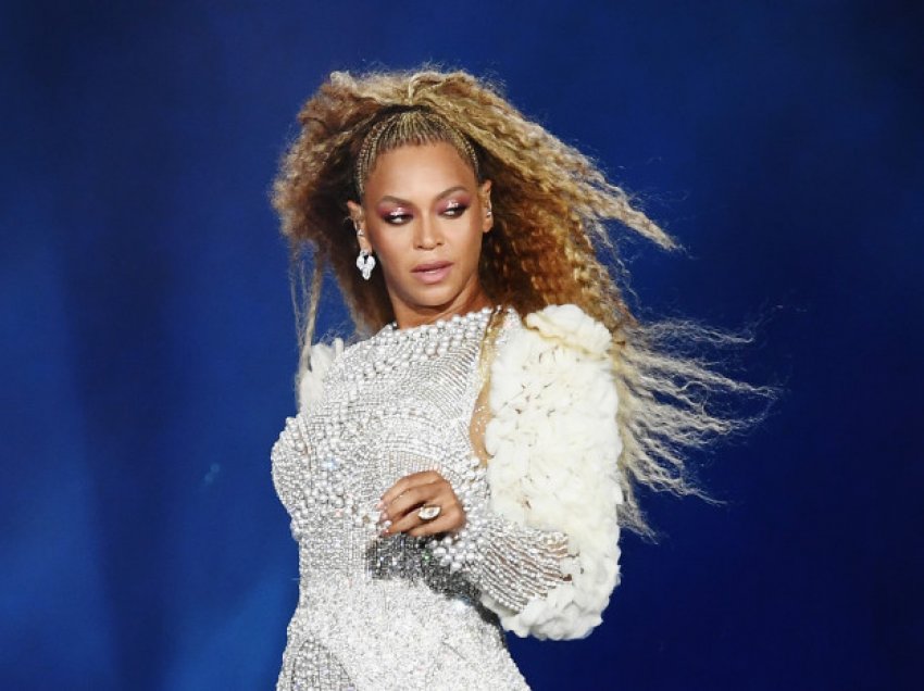 Beyonce bën xhiro me jet-ski së bashku me Jay-Z