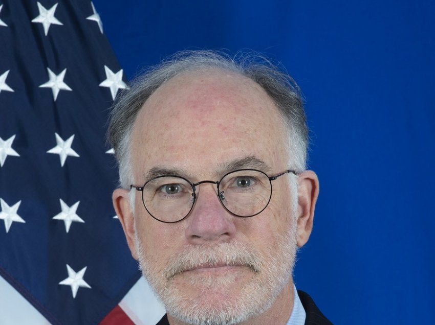 Reagon ambasadori amerikan në Afganistan, njofton se nuk ka ikur dhe është ende në Kabul