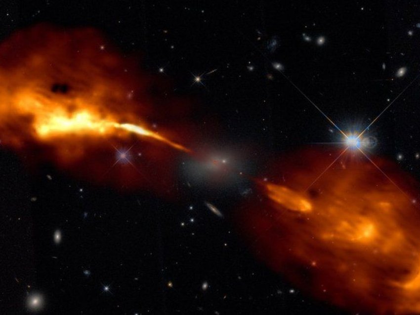 Astronomët i shohin galaktikat në definicion më të larët se normalja