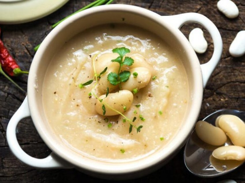 Supë kremoze pa yndyrë me fasule të bardhë